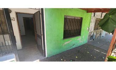 Atenas 1699, entre Ramón Falcón y Venezuela