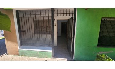 Atenas 1699, entre Ramón Falcón y Venezuela