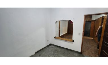 Atenas 1699, entre Ramón Falcón y Venezuela