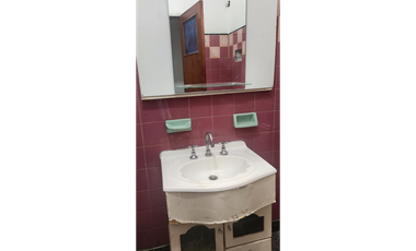 Atenas 1699, entre Ramón Falcón y Venezuela