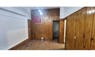 Atenas 1699, entre Ramón Falcón y Venezuela