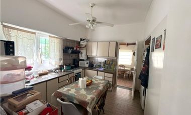 VENTA/ CHALET 3 AMBIENTES CON COCHERA/ MAR DEL PLATA