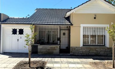 VENTA/ CHALET 3 AMBIENTES CON COCHERA/ MAR DEL PLATA