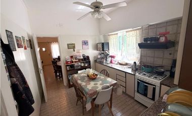 VENTA/ CHALET 3 AMBIENTES CON COCHERA/ MAR DEL PLATA