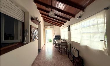 VENTA/ CHALET 3 AMBIENTES CON COCHERA/ MAR DEL PLATA