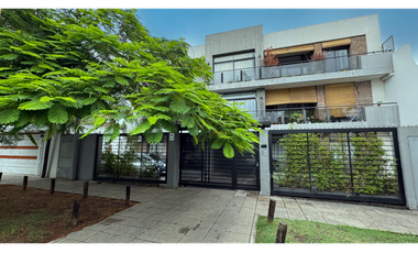 Hermoso departamento. Dos dormitorios con cochera. zona parque.