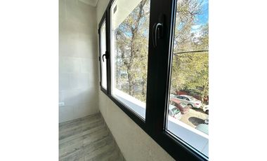 VENTA PH 3 AMBIENTES PRIMER PISO SIN EXPENSAS MACROCENTRO