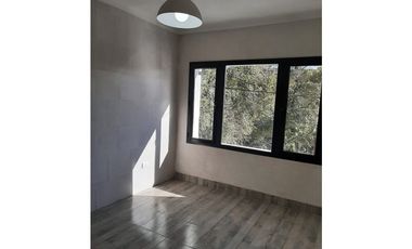 VENTA PH 3 AMBIENTES PRIMER PISO SIN EXPENSAS MACROCENTRO