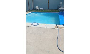 Cabaña 3 Ambientes con pileta y quincho-- parque lago