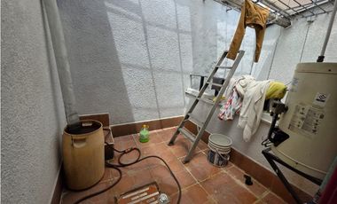 VENDO CASA UNIFAMILIAR CON PROYECCION PARA EDIFICAR EDIFICIO