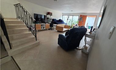 VENDO CASA UNIFAMILIAR CON PROYECCION PARA EDIFICAR EDIFICIO