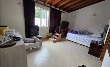 VENDO CASA UNIFAMILIAR CON PROYECCION PARA EDIFICAR EDIFICIO