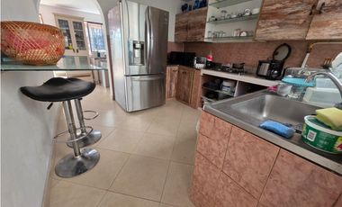 VENDO CASA UNIFAMILIAR CON PROYECCION PARA EDIFICAR EDIFICIO