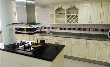 CASA EN VENTA EN CONDOMINIO BAJO DAPA 3100M2