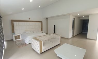 CASA EN VENTA EN CONDOMINIO BAJO DAPA 3100M2