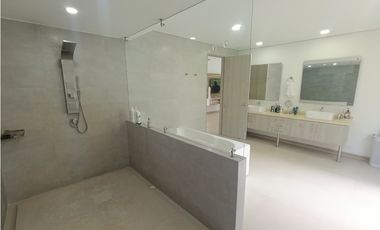 CASA EN VENTA EN CONDOMINIO BAJO DAPA 3100M2