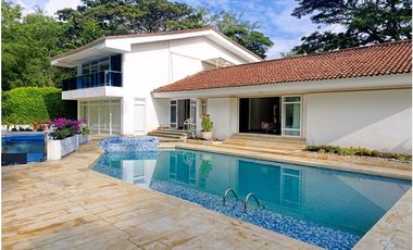 CASA EN VENTA EN CONDOMINIO BAJO DAPA 3100M2