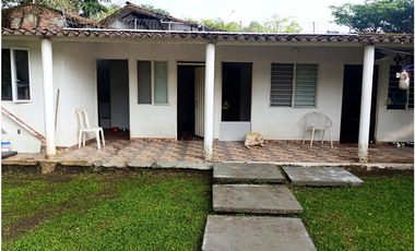 CASA EN VENTA EN CONDOMINIO BAJO DAPA 3100M2
