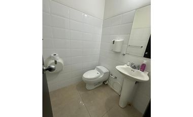 SE ARRIENDA OFICINA EN CIUDAD JARDIN CALI