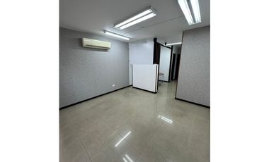 SE ARRIENDA OFICINA EN CIUDAD JARDIN CALI