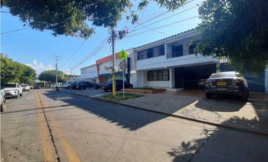SE VENDE CASA BARRIO SAN JOAQUIN (ZONA COMERCIAL)