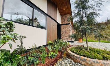 Casa campestre en unidad con portón vía san Antonio la ceja