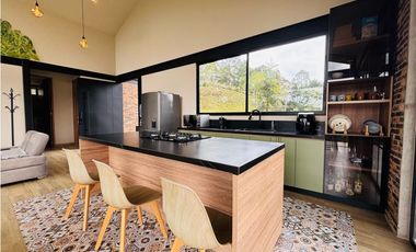 Casa campestre en unidad con portón vía san Antonio la ceja