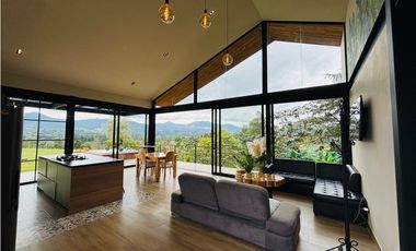 Casa campestre en unidad con portón vía san Antonio la ceja