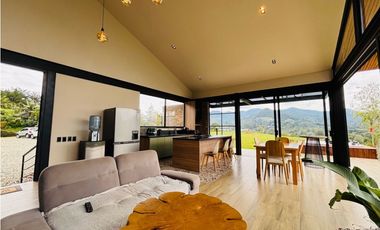 Casa campestre en unidad con portón vía san Antonio la ceja