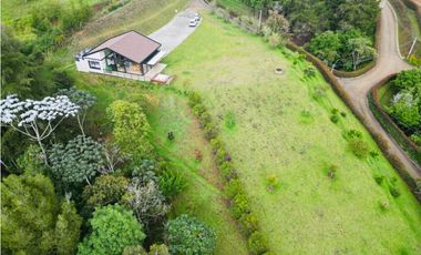 Casa campestre en unidad con portón vía san Antonio la ceja