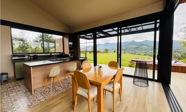 Casa campestre en unidad con portón vía san Antonio la ceja