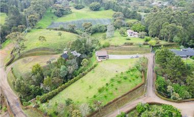 Casa campestre en unidad con portón vía san Antonio la ceja