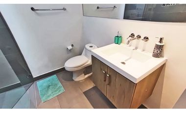 Vendo casa alta categoría, unidad cerrada, Poblado, loma Los Balsos