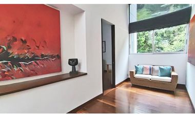 Vendo casa alta categoría, unidad cerrada, Poblado, loma Los Balsos