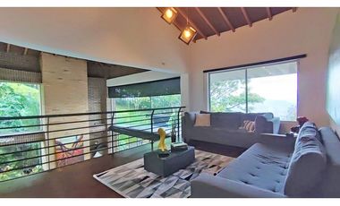 Vendo casa alta categoría, unidad cerrada, Poblado, loma Los Balsos