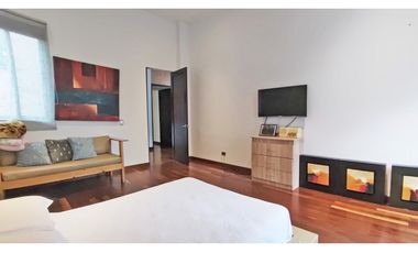 Vendo casa alta categoría, unidad cerrada, Poblado, loma Los Balsos