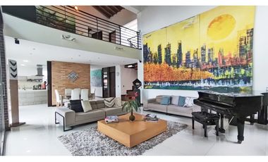 Vendo casa alta categoría, unidad cerrada, Poblado, loma Los Balsos