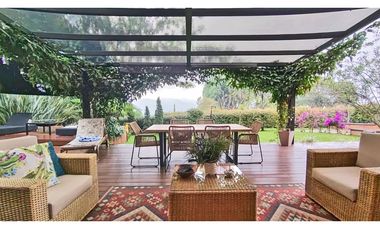 Vendo casa alta categoría, unidad cerrada, Poblado, loma Los Balsos