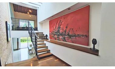 Vendo casa alta categoría, unidad cerrada, Poblado, loma Los Balsos