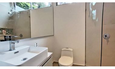 Vendo casa alta categoría, unidad cerrada, Poblado, loma Los Balsos