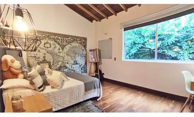 Vendo casa alta categoría, unidad cerrada, Poblado, loma Los Balsos