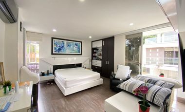 OCTAVIA CONDOMINIO CASA LAGOS DEL CACIQUE EN VENTA 3 HABITACIONES AIRE ACONDICIONADO Y CLOSED 3 NIVELES  487 Metros FLORIDABLANCA (NSC)