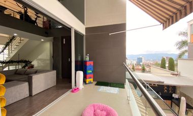 OCTAVIA CONDOMINIO CASA LAGOS DEL CACIQUE EN VENTA 3 HABITACIONES AIRE ACONDICIONADO Y CLOSED 3 NIVELES  487 Metros FLORIDABLANCA (NSC)