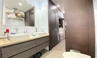 OCTAVIA CONDOMINIO CASA LAGOS DEL CACIQUE EN VENTA 3 HABITACIONES AIRE ACONDICIONADO Y CLOSED 3 NIVELES  487 Metros FLORIDABLANCA (NSC)