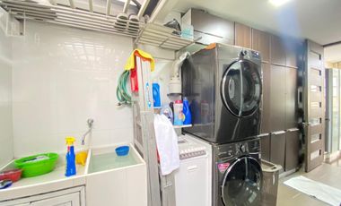 OCTAVIA CONDOMINIO CASA LAGOS DEL CACIQUE EN VENTA 3 HABITACIONES AIRE ACONDICIONADO Y CLOSED 3 NIVELES  487 Metros FLORIDABLANCA (NSC)