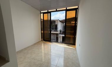 Apartamento Hermoso En Tercer Piso En El Sur Central. Exelente Ubicación