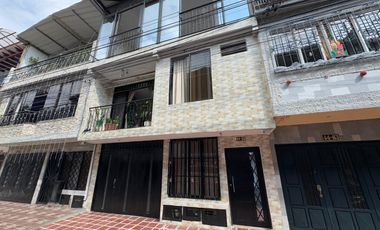 Apartamento Hermoso En Tercer Piso En El Sur Central. Exelente Ubicación