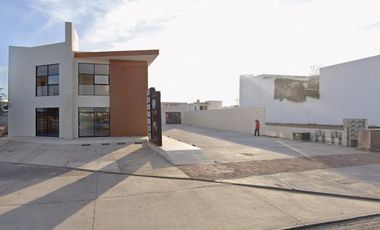Local La Marina