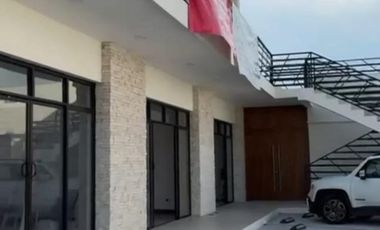 Local La Marina