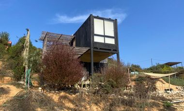 SE VENDE HERMOSA PARCELA CON 3 CABAÑAS EQUIPADAS